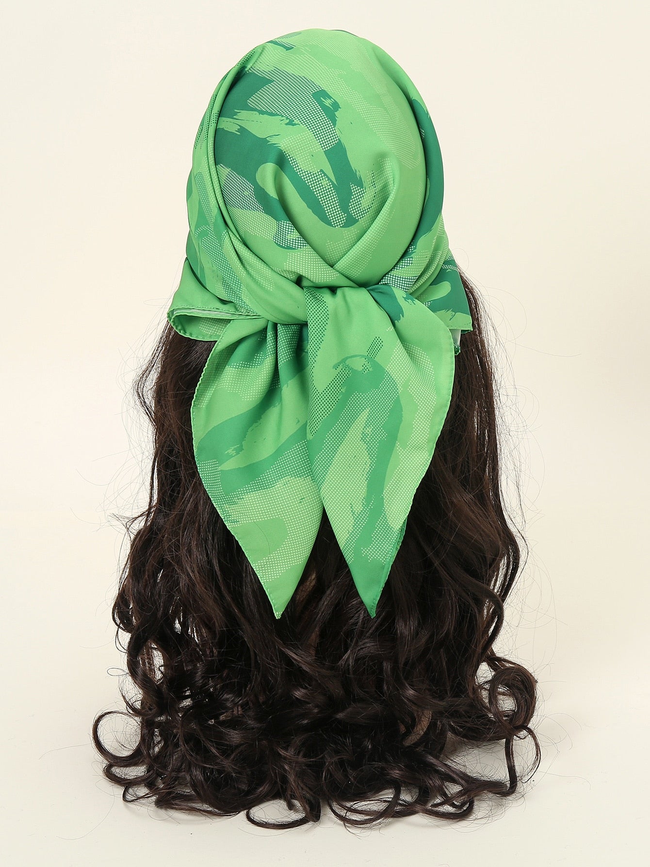 وشاح المرأة طباعة التمويه المألوف تنوعا