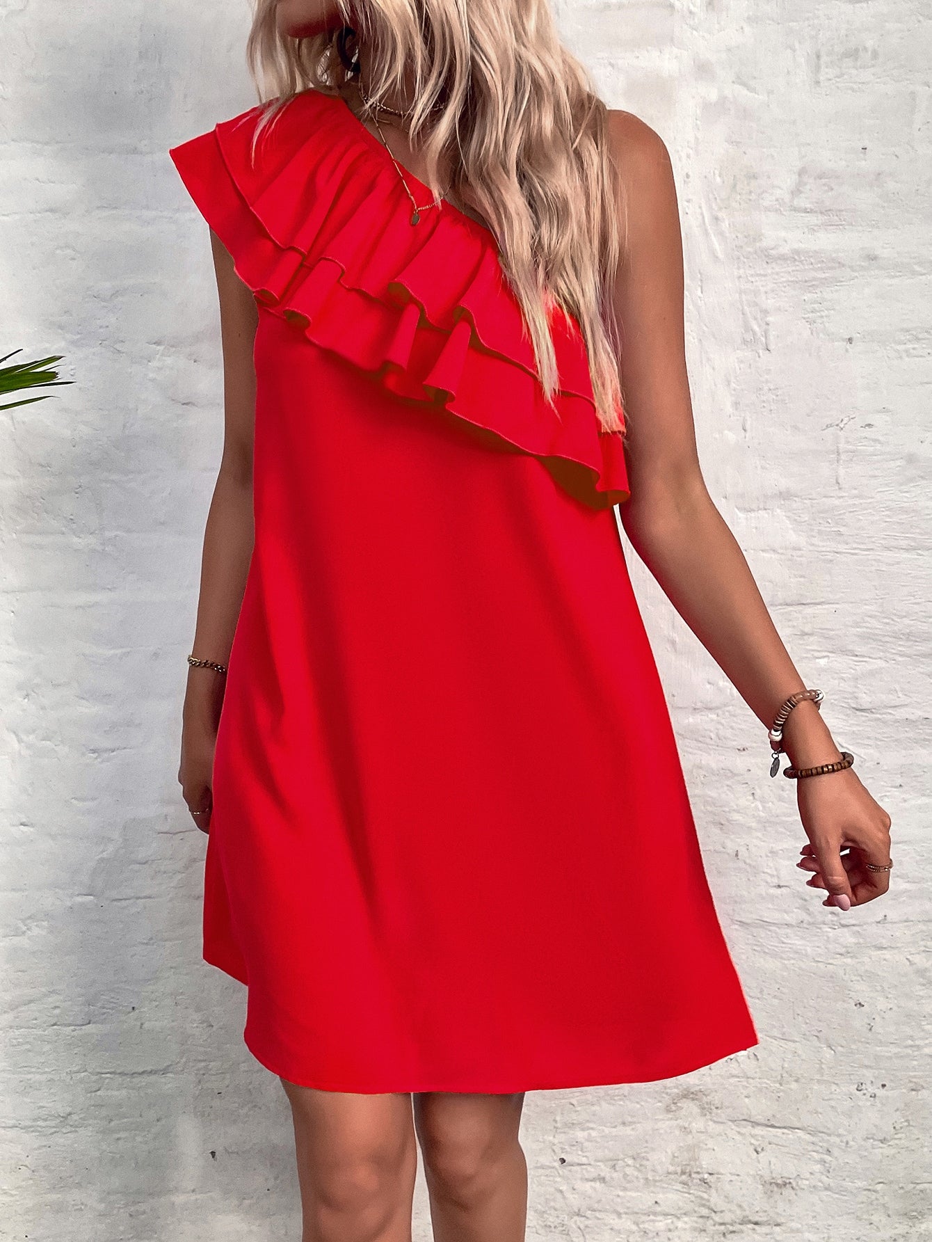 فستان تونك كتف واحد طبقات مقلم بكشكش