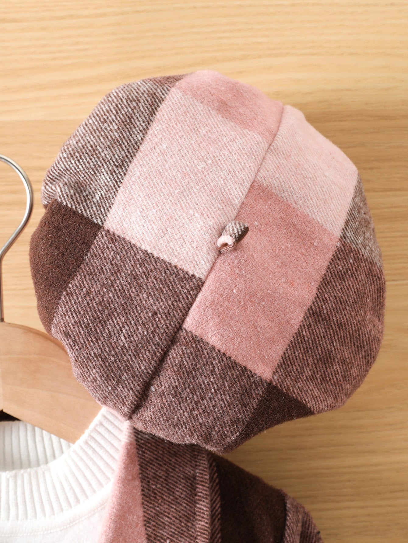 معطف مربعات ملونة بتفاصيل رفرف قطعة واحدة للبنات الصغار