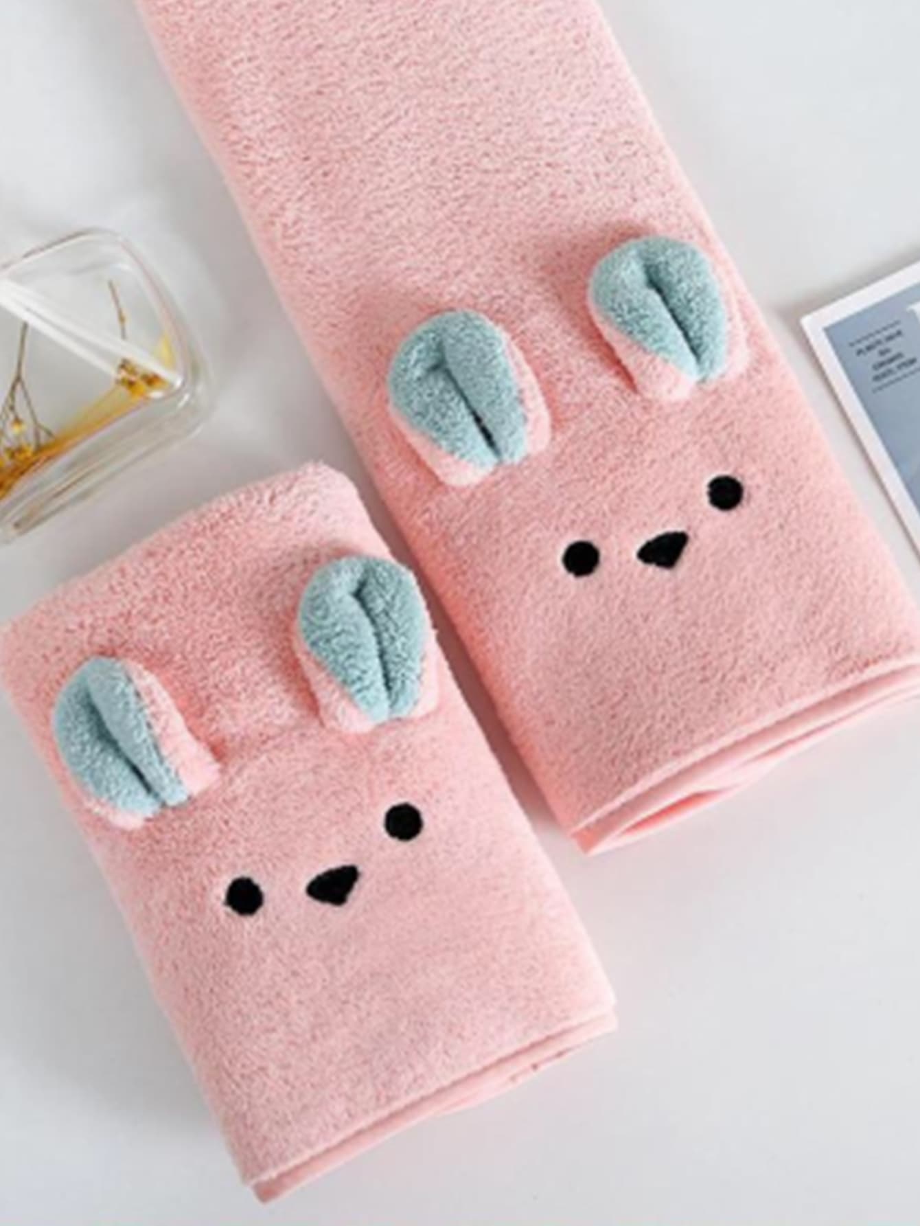 منشفة مطرز برسوم كارتون قطعة واحدة