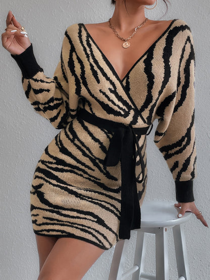 فستان صوفي نمط مخطط شكل الحمار الوحشي اكمام جناح الخفاش حزام