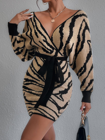 فستان صوفي نمط مخطط شكل الحمار الوحشي اكمام جناح الخفاش حزام