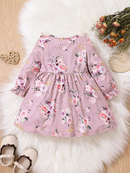 فستان طفلة صغيرة