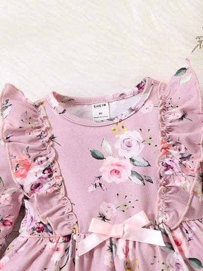 فستان طفلة صغيرة