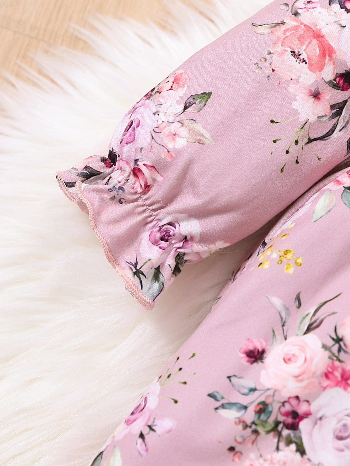 فستان طفلة صغيرة