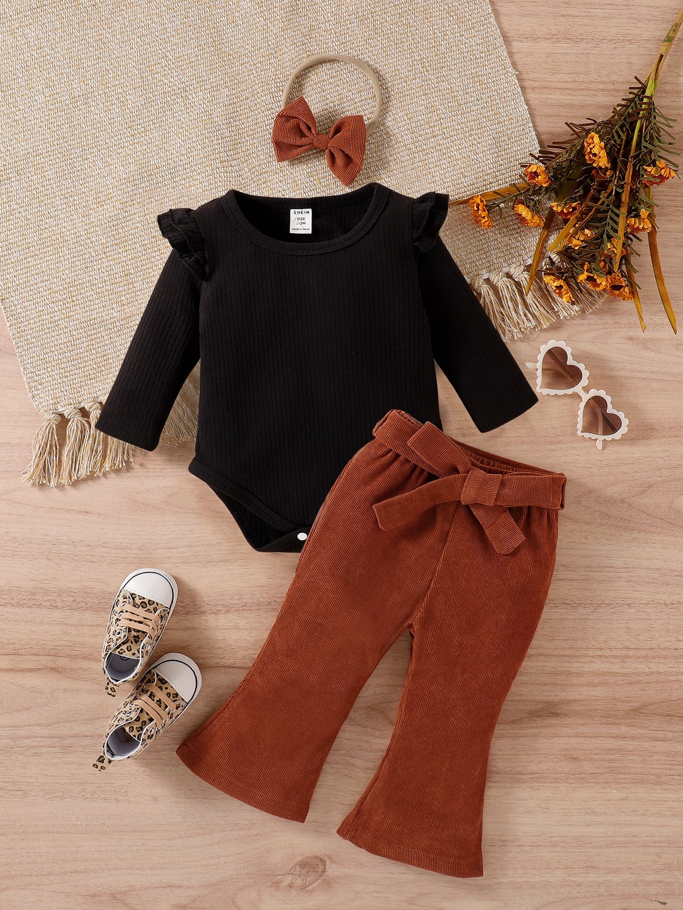 للاطفال بوديسوت مقلم بكشكش و بنطلون بساق واسع حزام و عقال الرأس