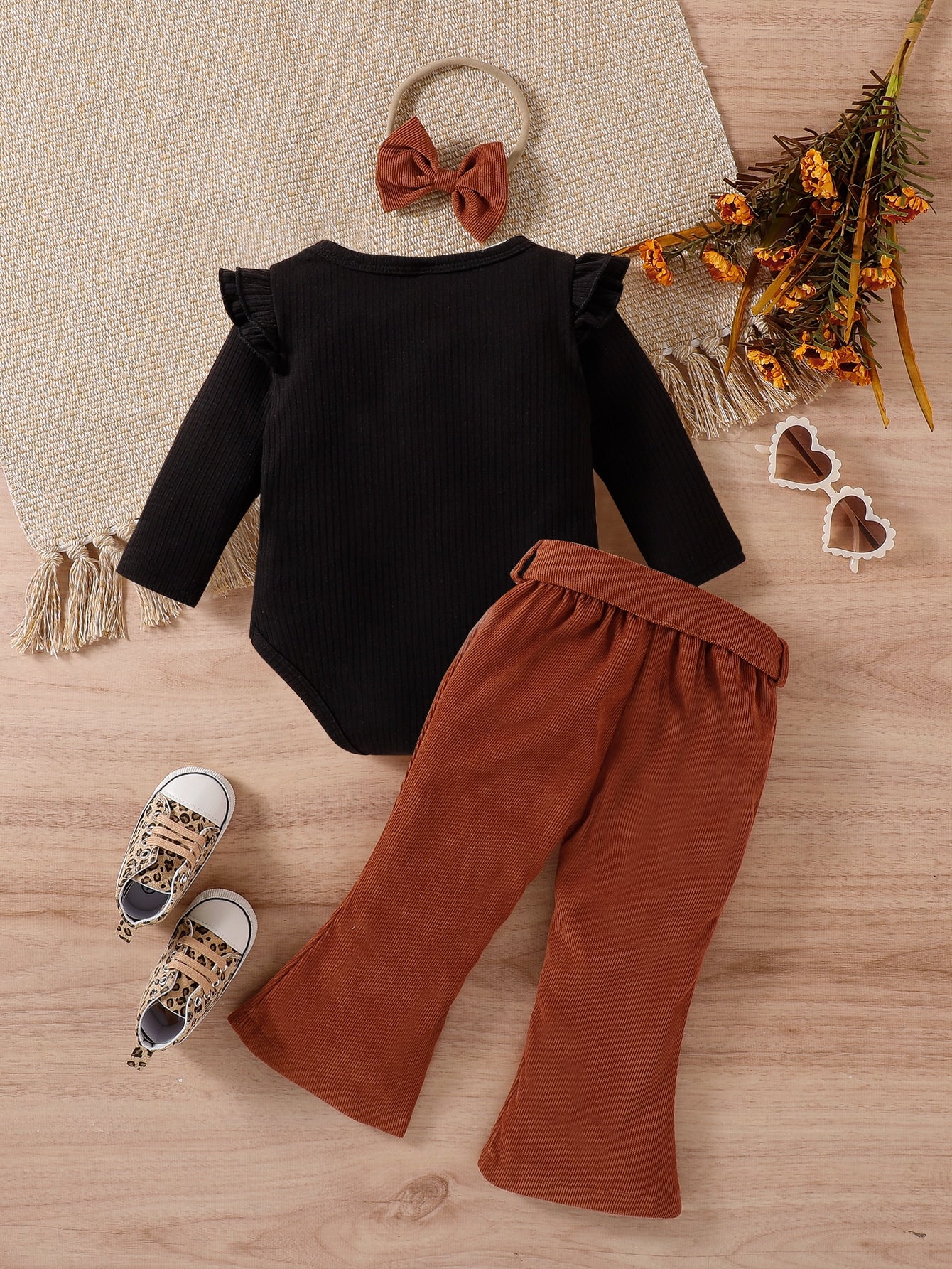 للاطفال بوديسوت مقلم بكشكش و بنطلون بساق واسع حزام و عقال الرأس