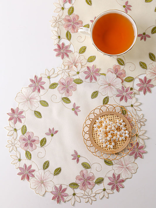 مفرش سفرة مطرز بأزهار قطعة واحدة