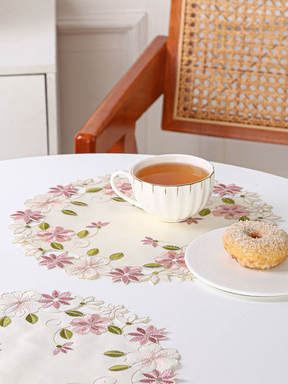 مفرش سفرة مطرز بأزهار قطعة واحدة