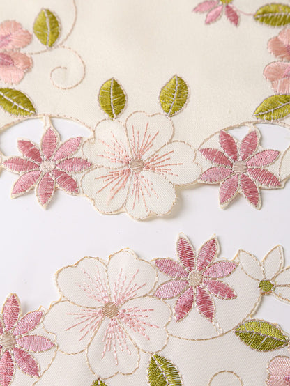 مفرش سفرة مطرز بأزهار قطعة واحدة