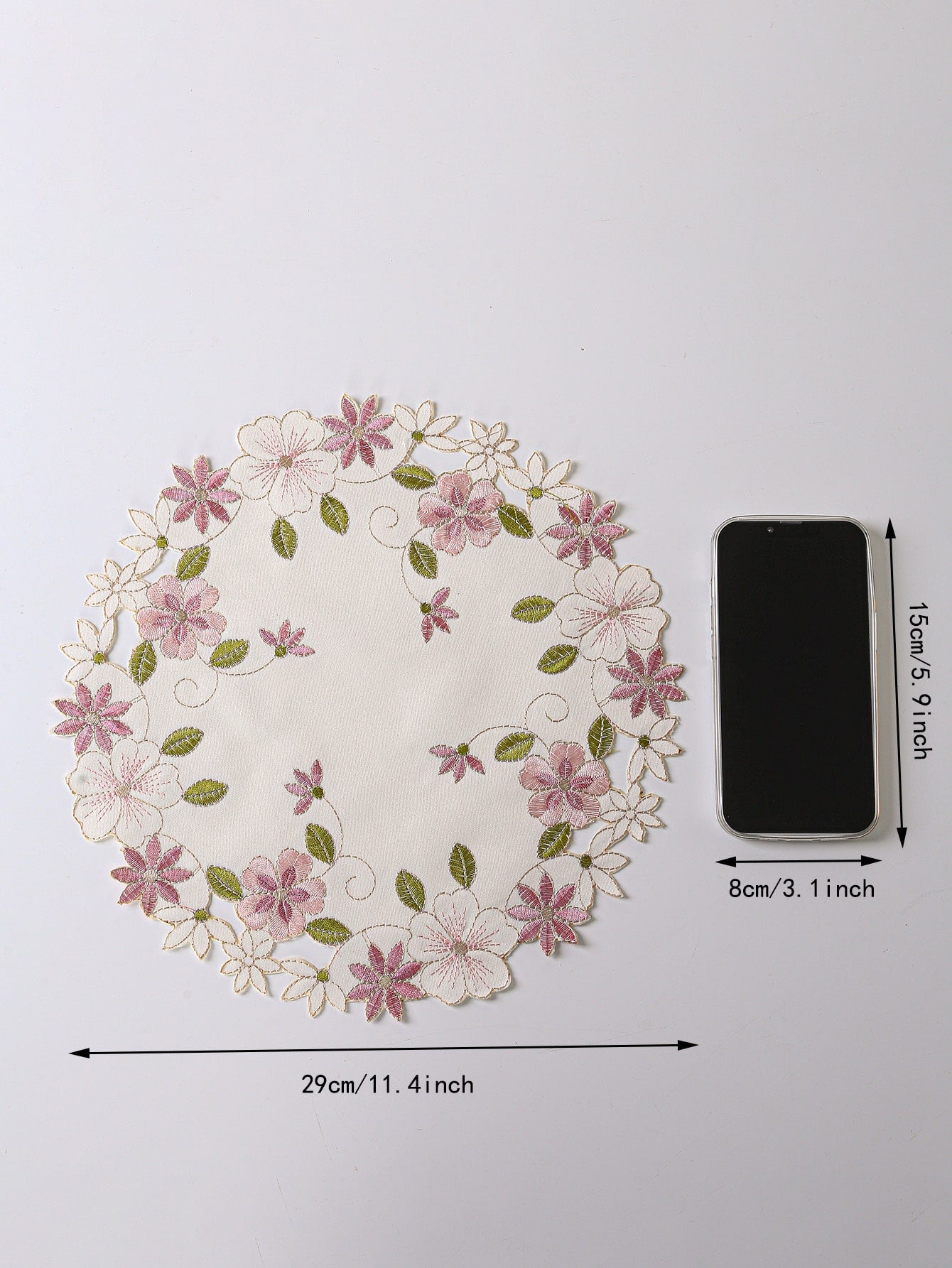 مفرش سفرة مطرز بأزهار قطعة واحدة