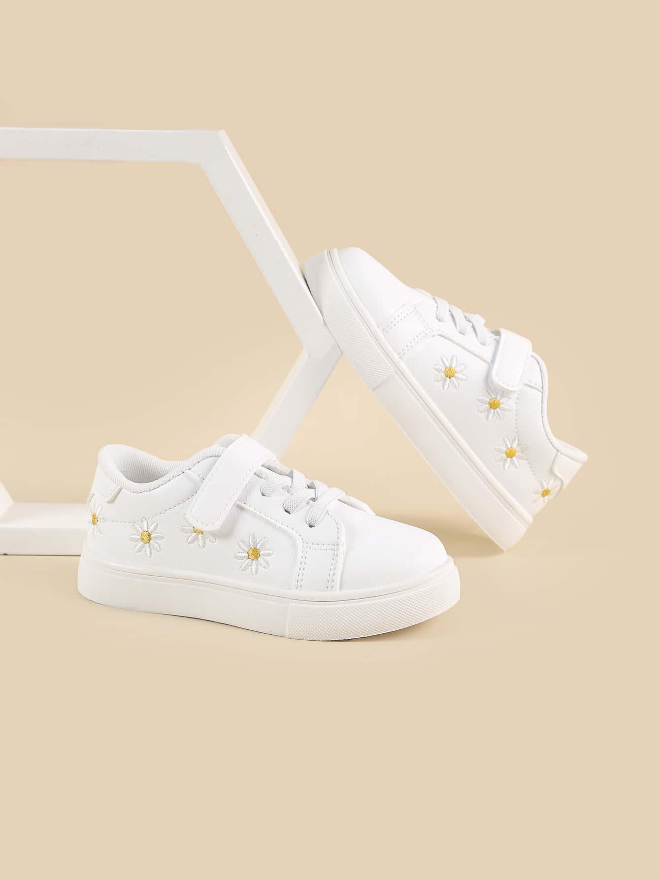حذاء رياضي بناتي بتطريزات زهور, لون أبيض