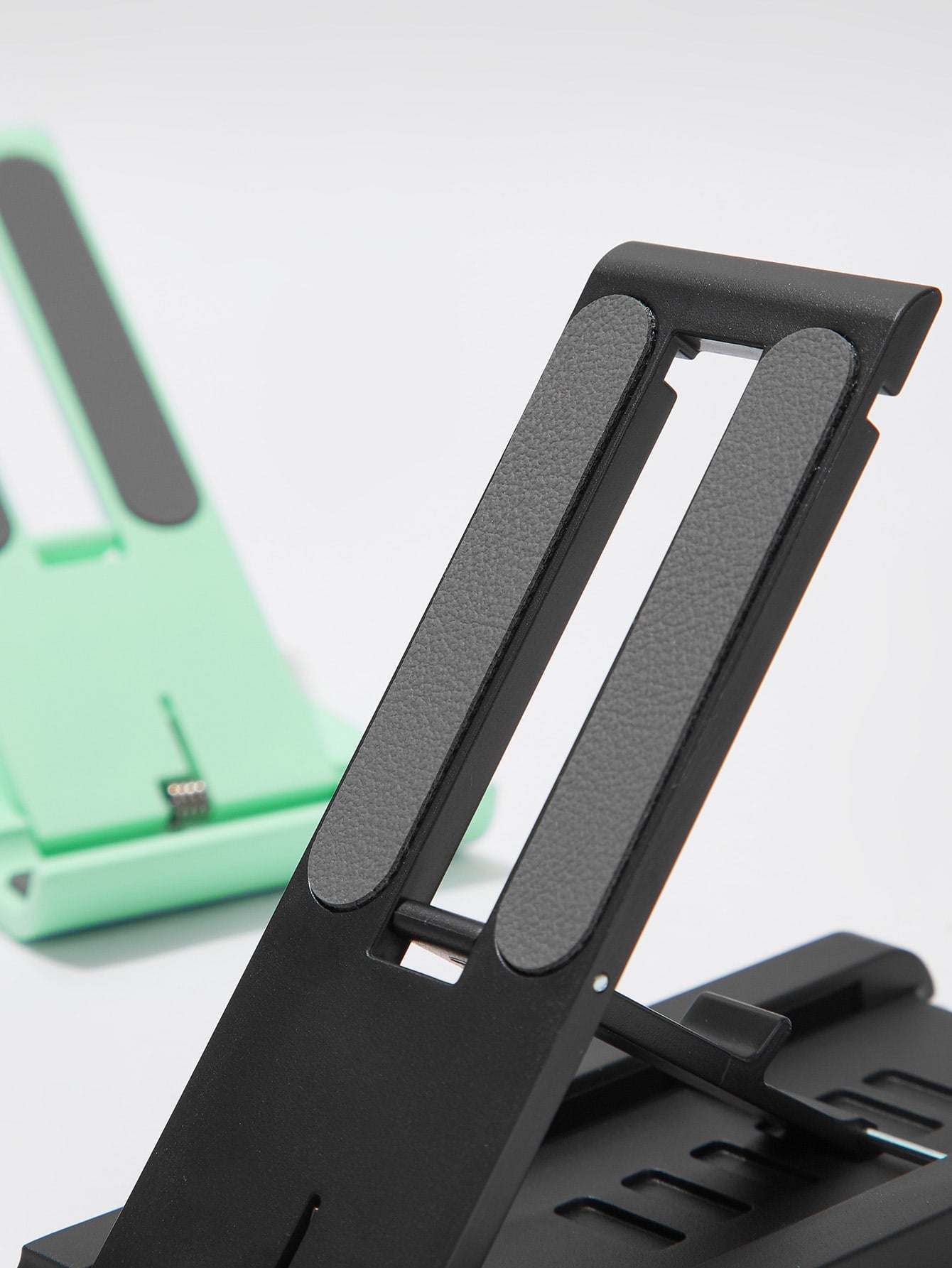 حامل موبايل لون عشوائي قطعة واحدة