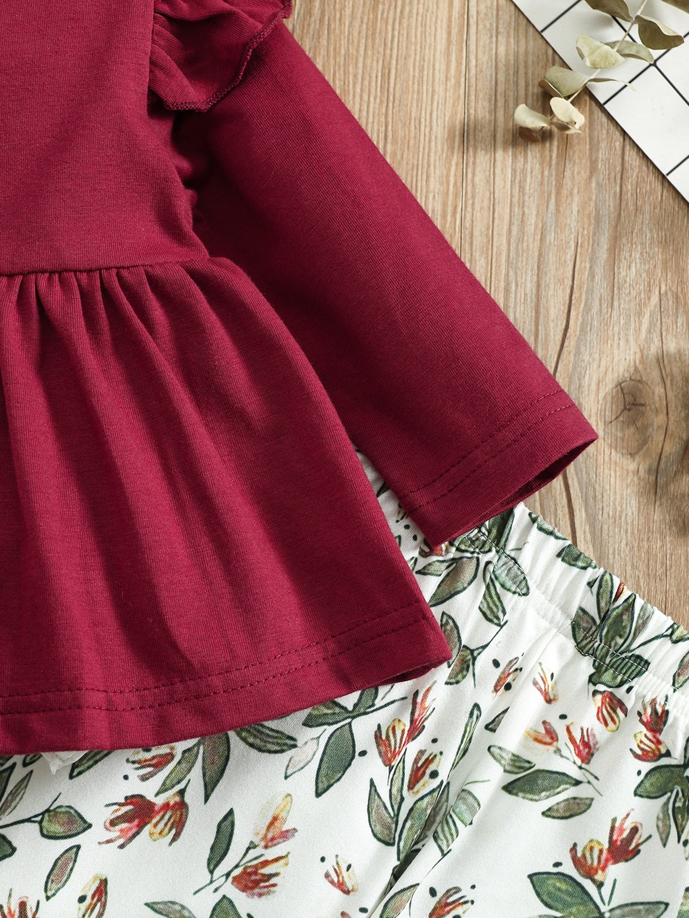 أطقم للأطفال البنات