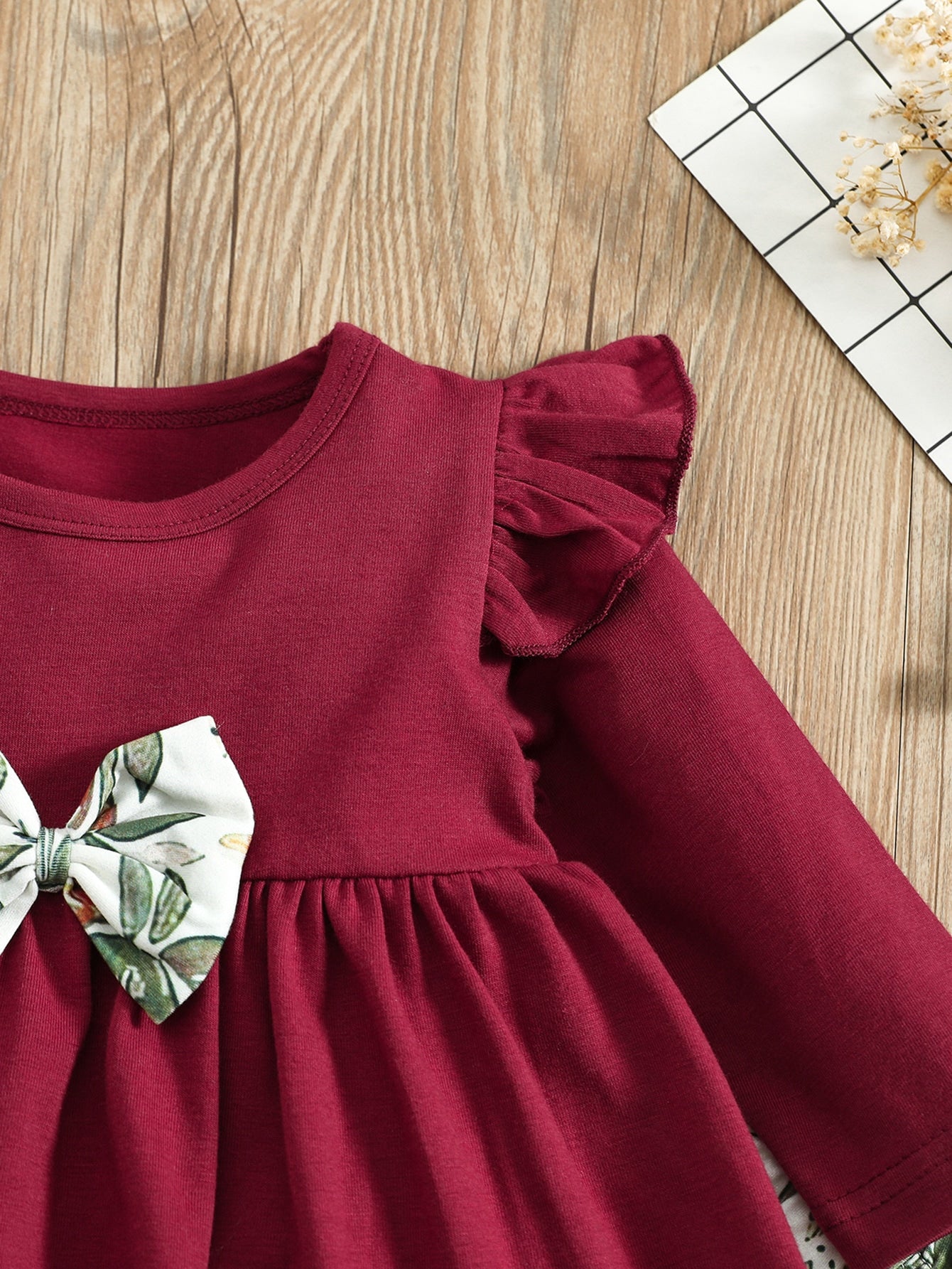 أطقم للأطفال البنات