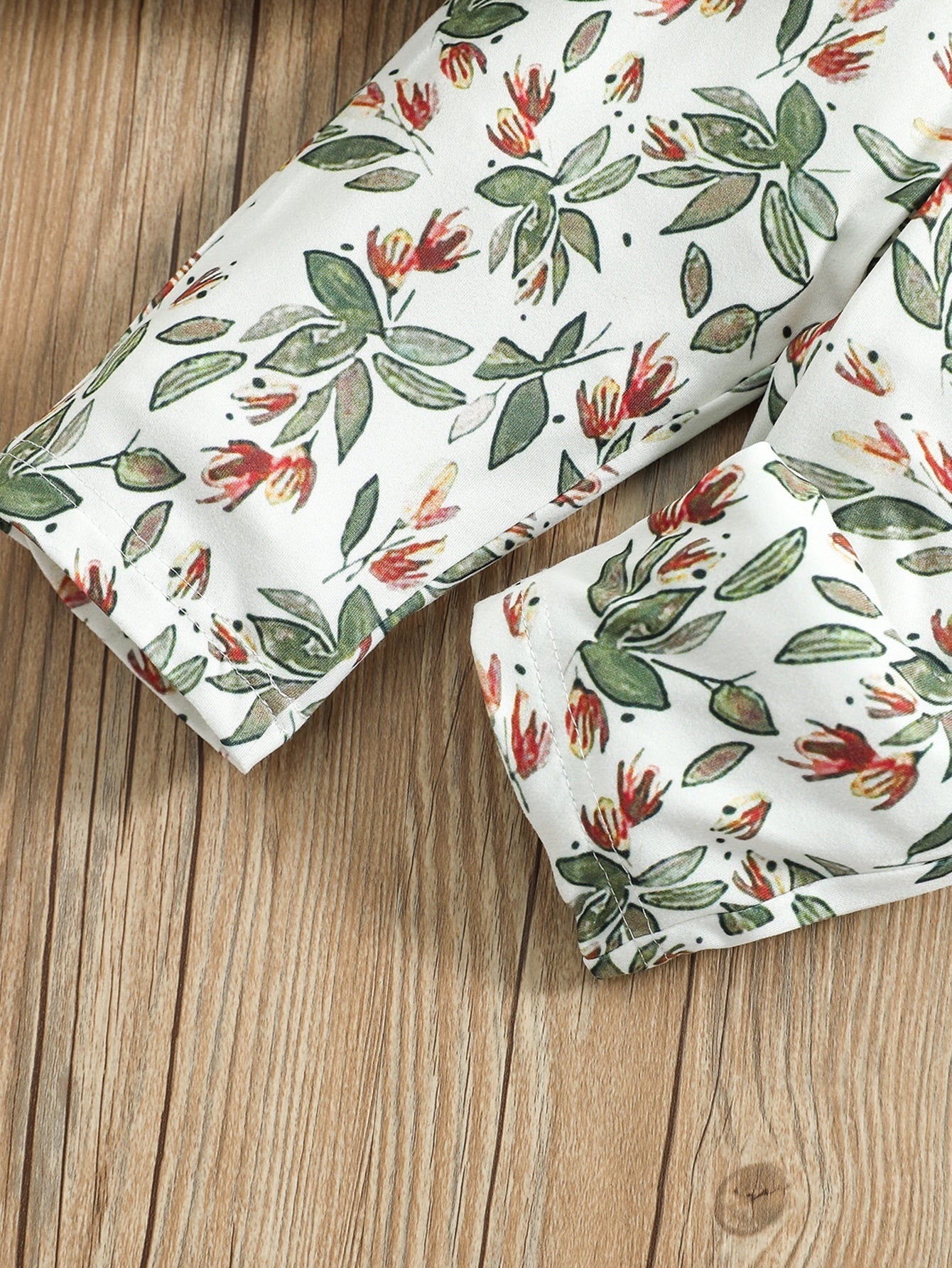 أطقم للأطفال البنات