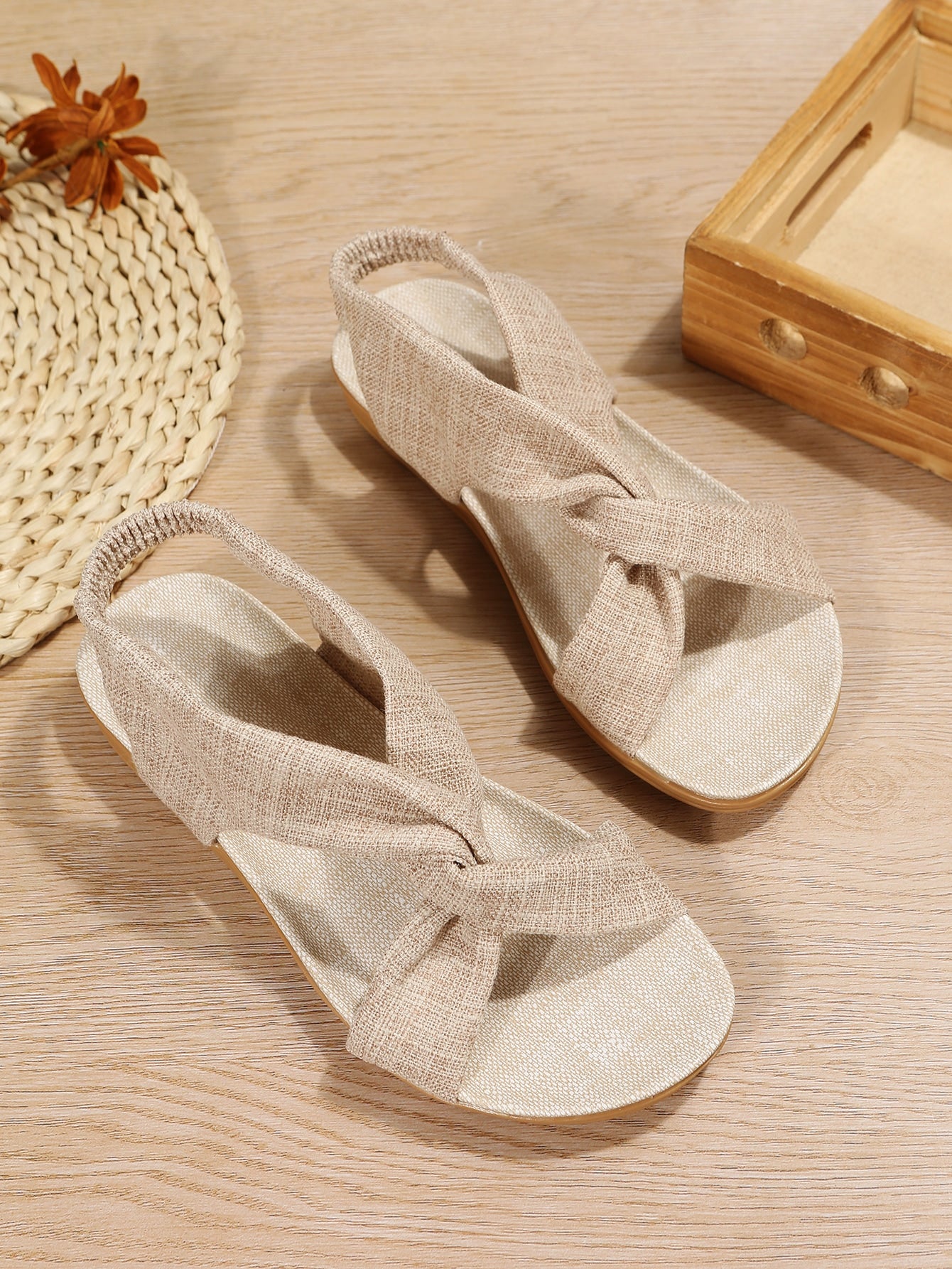 صنادل مسطحة نسائية