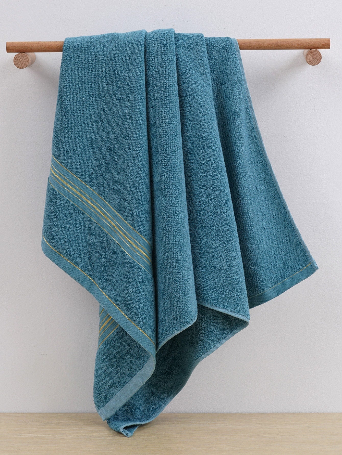 منشفة قطنية صلبة باللون الأحادي أو منشفة حمام بحافة حريرية