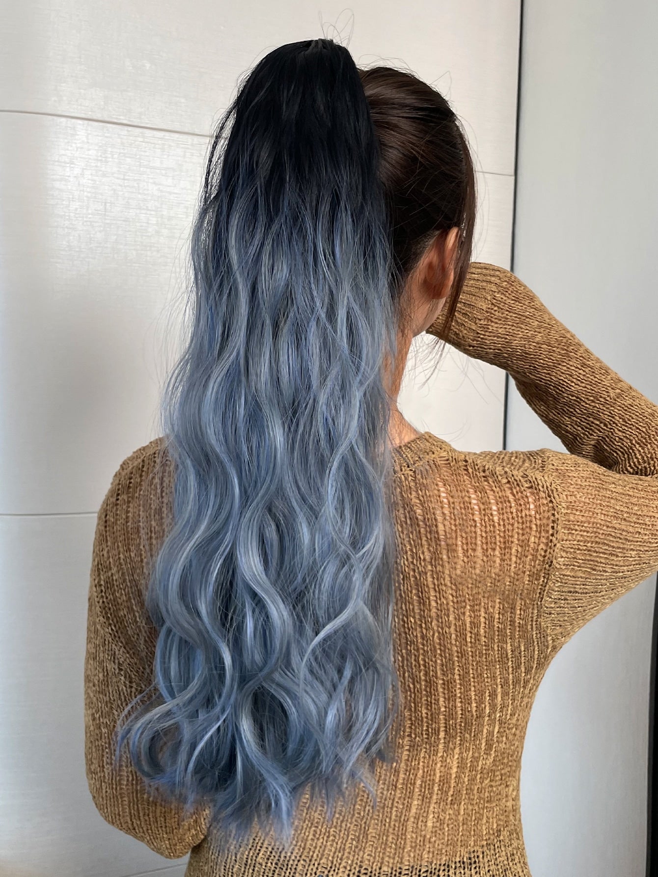 إطالة شعر نمط ذيل حصان مجعد طويل بلونين باروكة