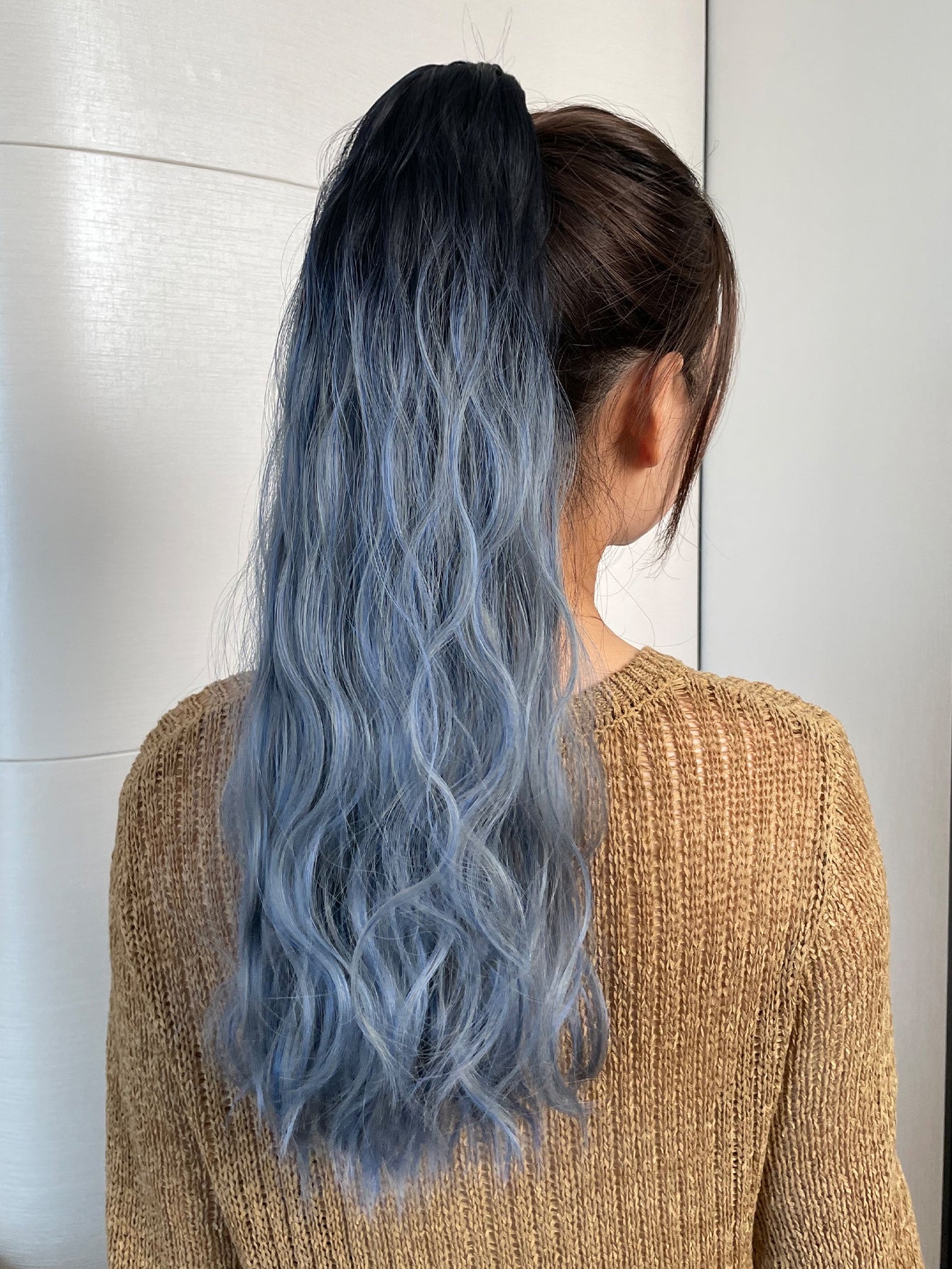 إطالة شعر نمط ذيل حصان مجعد طويل بلونين باروكة