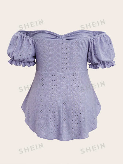 تي شيرت مكشوف الكتف اكمام منتفخة برباط امامي مطرز حلقي مقاس كبير