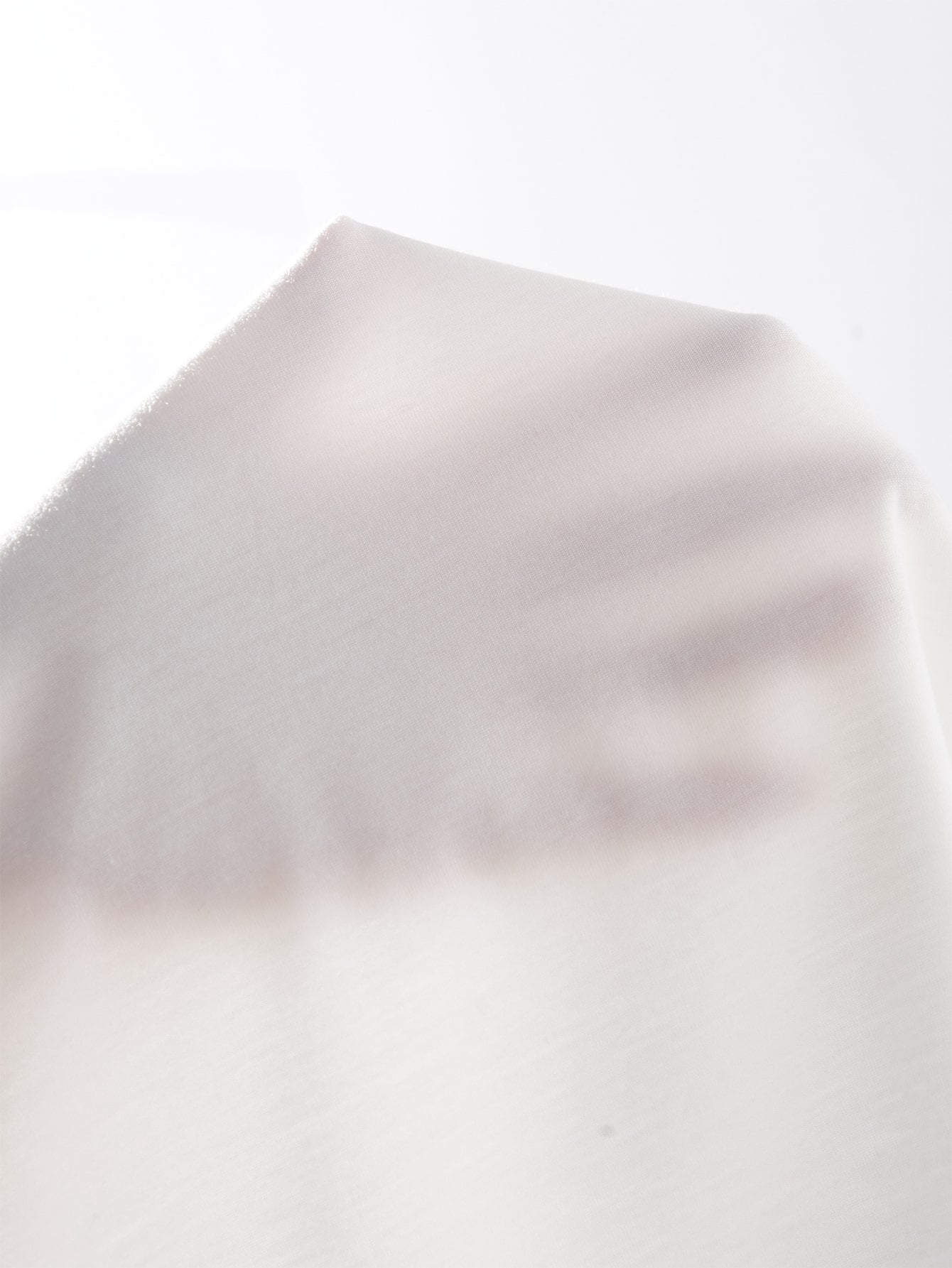 تي شيرت اكمام جناح الخفاش قص مجوف