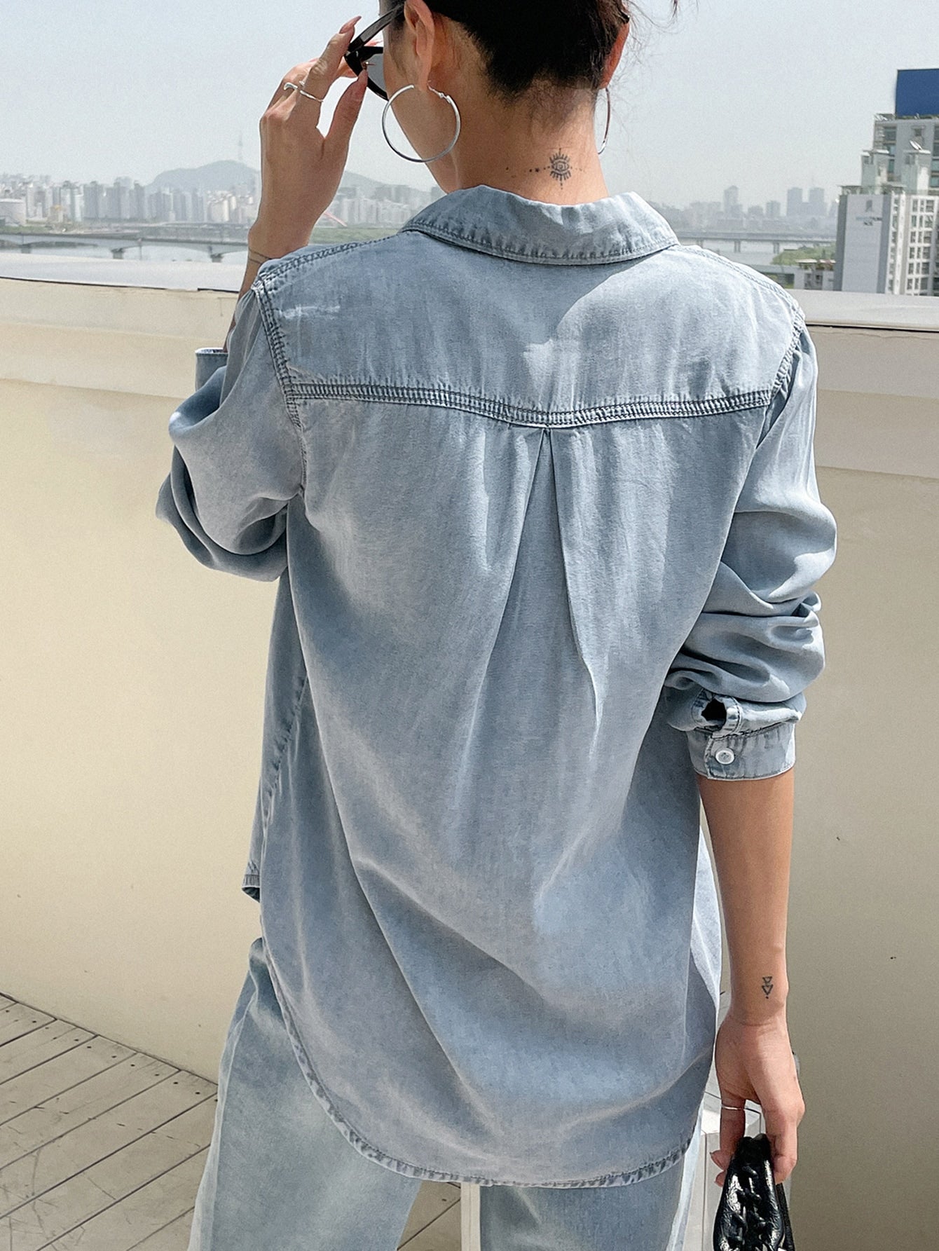 لباس علوي دنيم مرقع جيب أزرار أمامية