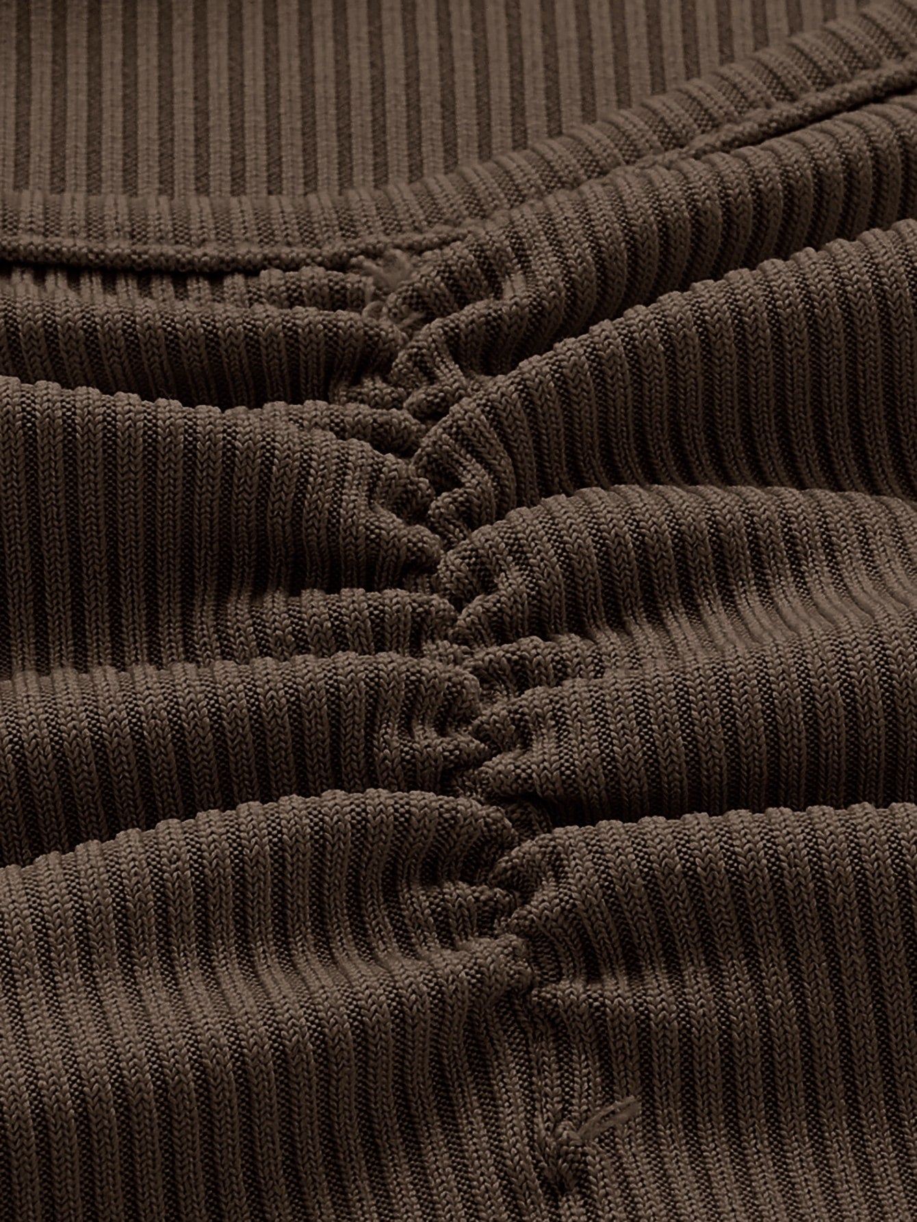 تي شيرت ثنية ياقة سويت هارت مقلم نمط نبات الخس