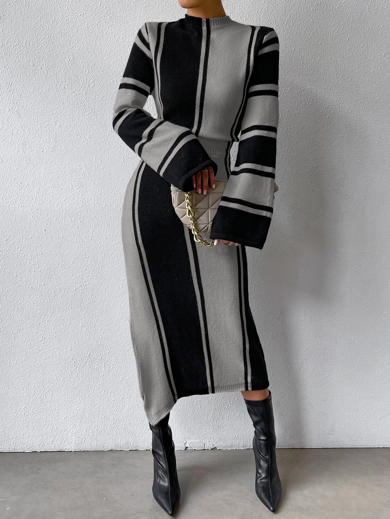 فستان صوفي ألوان متباينة وقوف الياقة بحافة شق