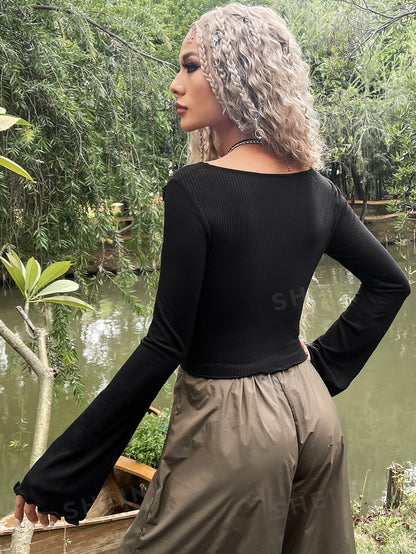 تي شيرت قصير موسيقى الروك المنحطة مقلم دانتيل اكمام على شكل بوق