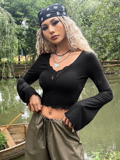 تي شيرت قصير موسيقى الروك المنحطة مقلم دانتيل اكمام على شكل بوق