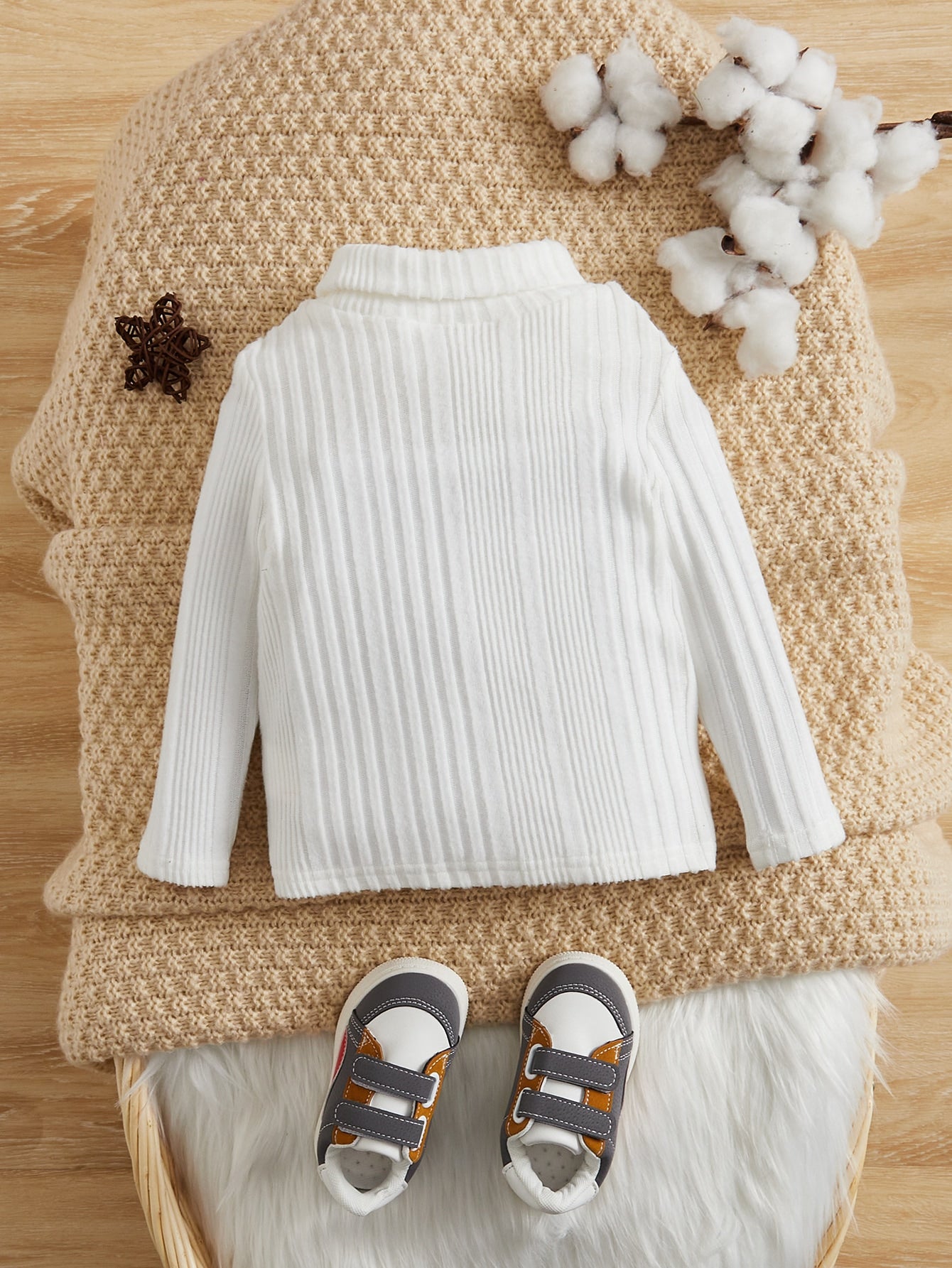 ملابس علوية صوفية للأطفال ذوي الرقبة العالية والأضلاع بطبعة صغيرة معقودة على الرقبة، للأولاد