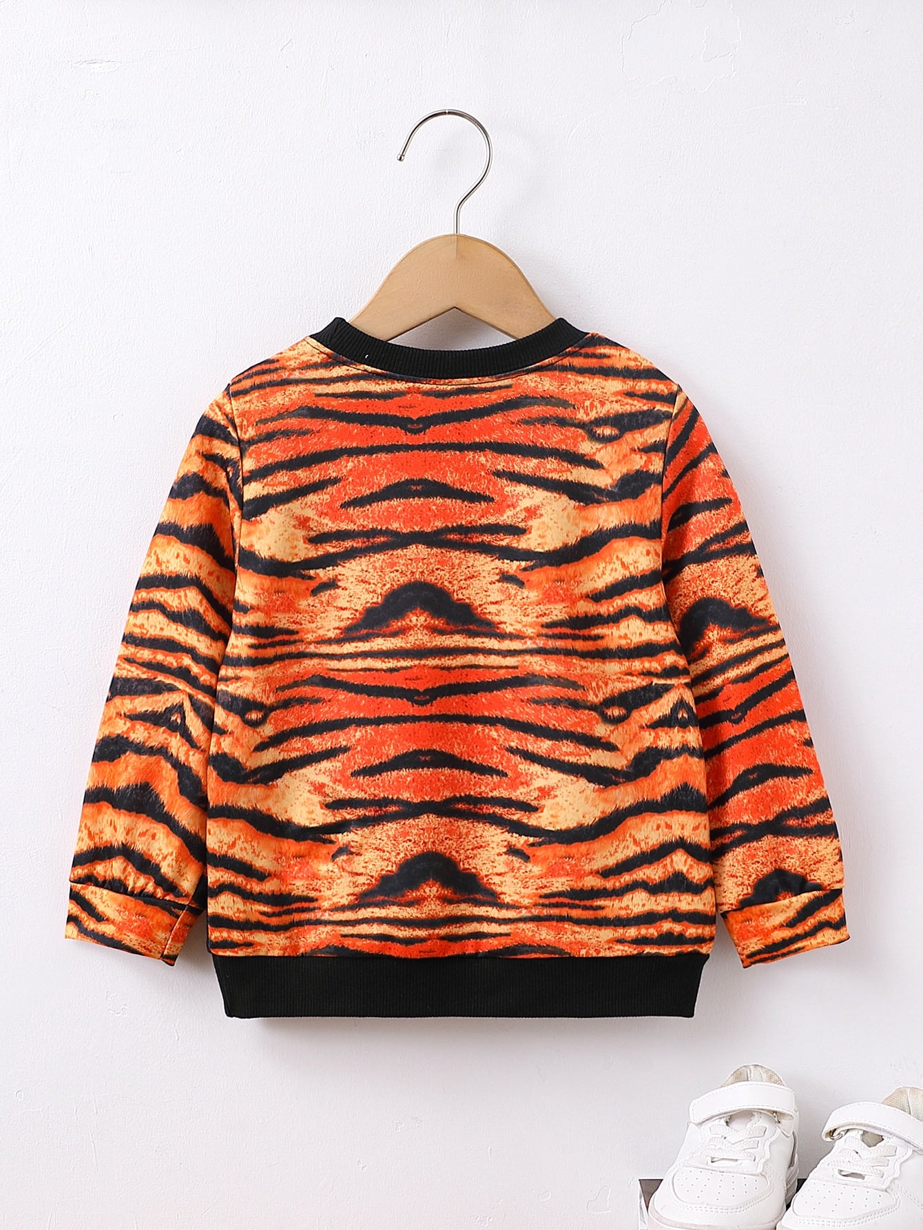 سويت شيرتات للأولاد الصغار