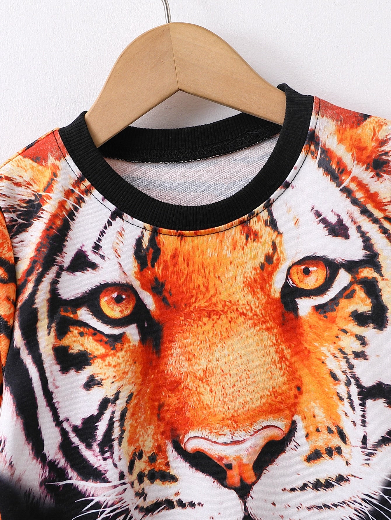 سويت شيرتات للأولاد الصغار