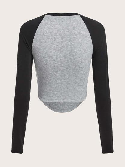 تي شيرت بجرافيك عبارة وشخصية اكمام راجلان