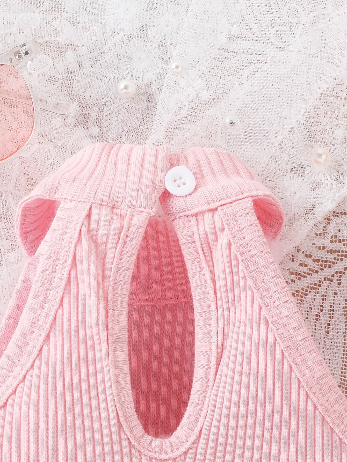 أطقم للأطفال البنات