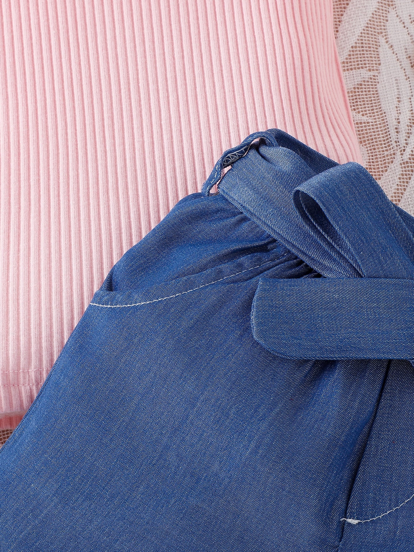 أطقم للأطفال البنات