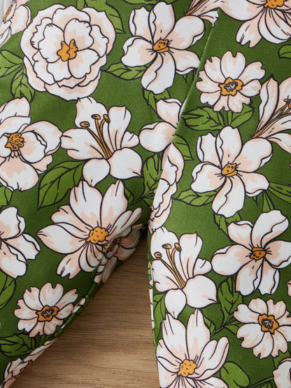 قميص بدون أكمام للرضع بتصميم تماسيح محبوك وبنطال بأرجل واسعة مزين بطبعات زهور