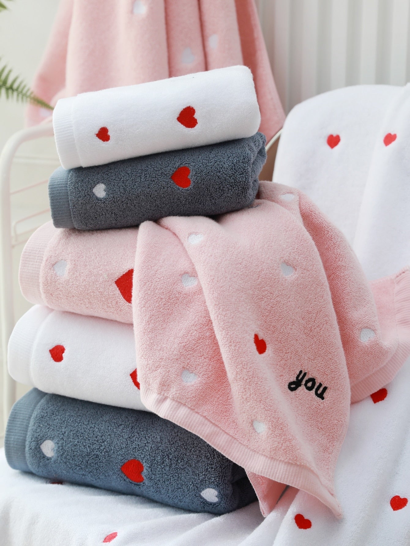 منشفة مطرزة على شكل قلب و منشفة ماصة قماشية منسوجة حديثة للمنزل و طوال الموسم قطعة واحدة