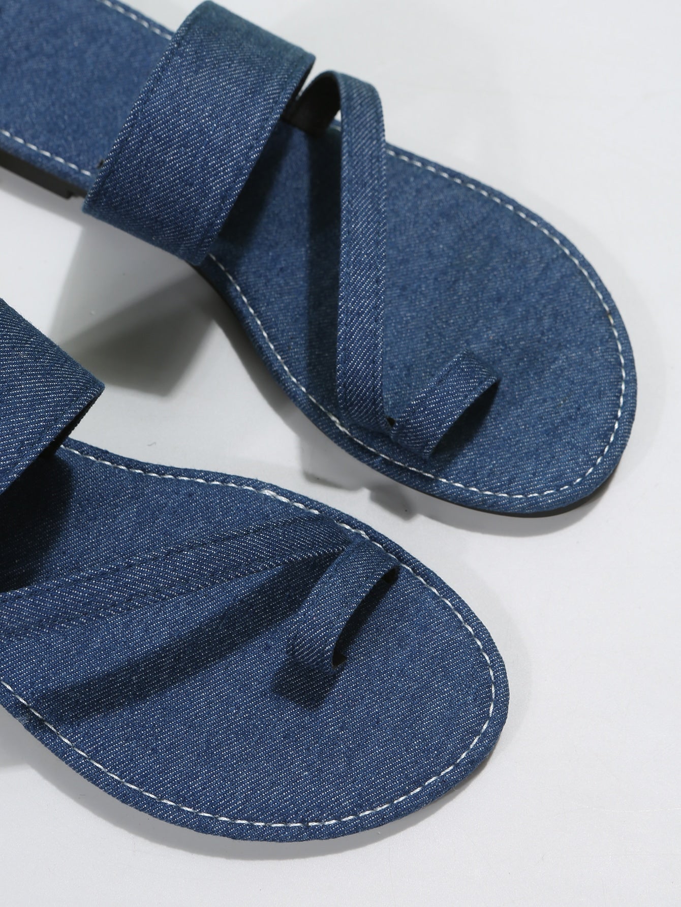 امرأة خاتم اصبع القدم صنادل مسطح خارجي دنيم صنادل بأشرطة رفيعة