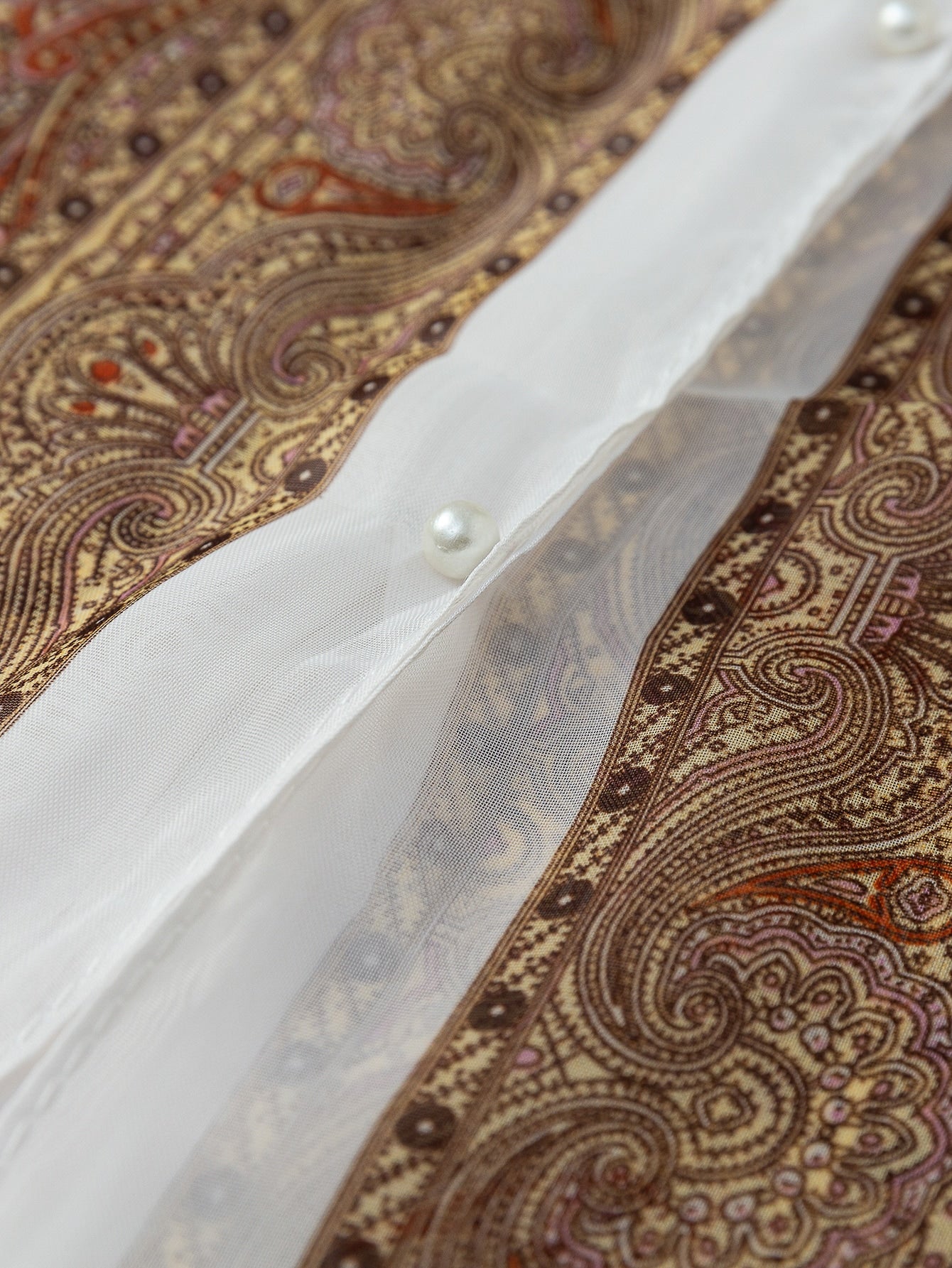 شال نمط بيزلي