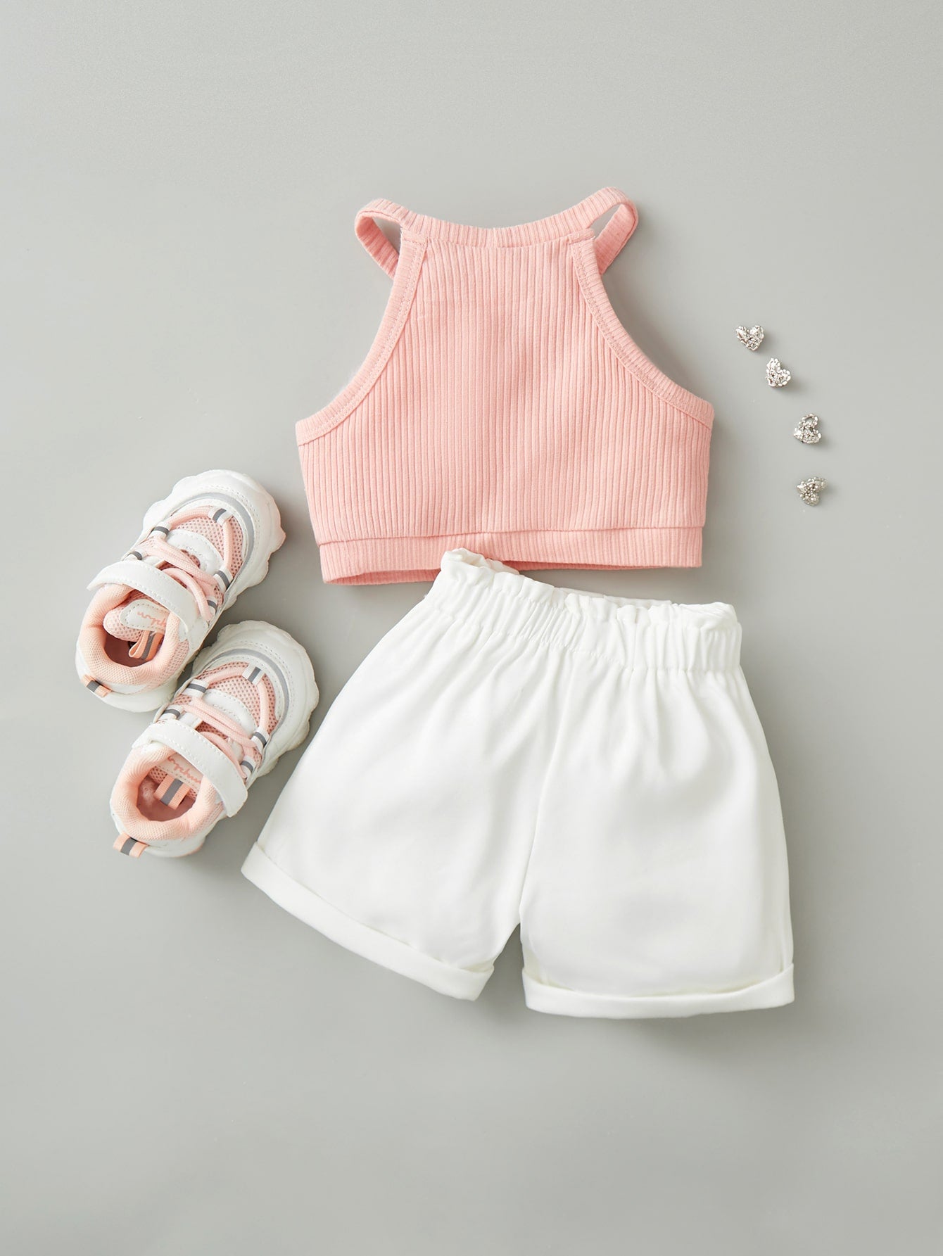 أطقم للأطفال البنات