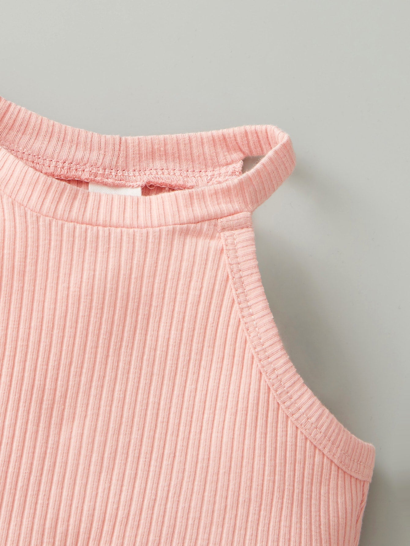 أطقم للأطفال البنات