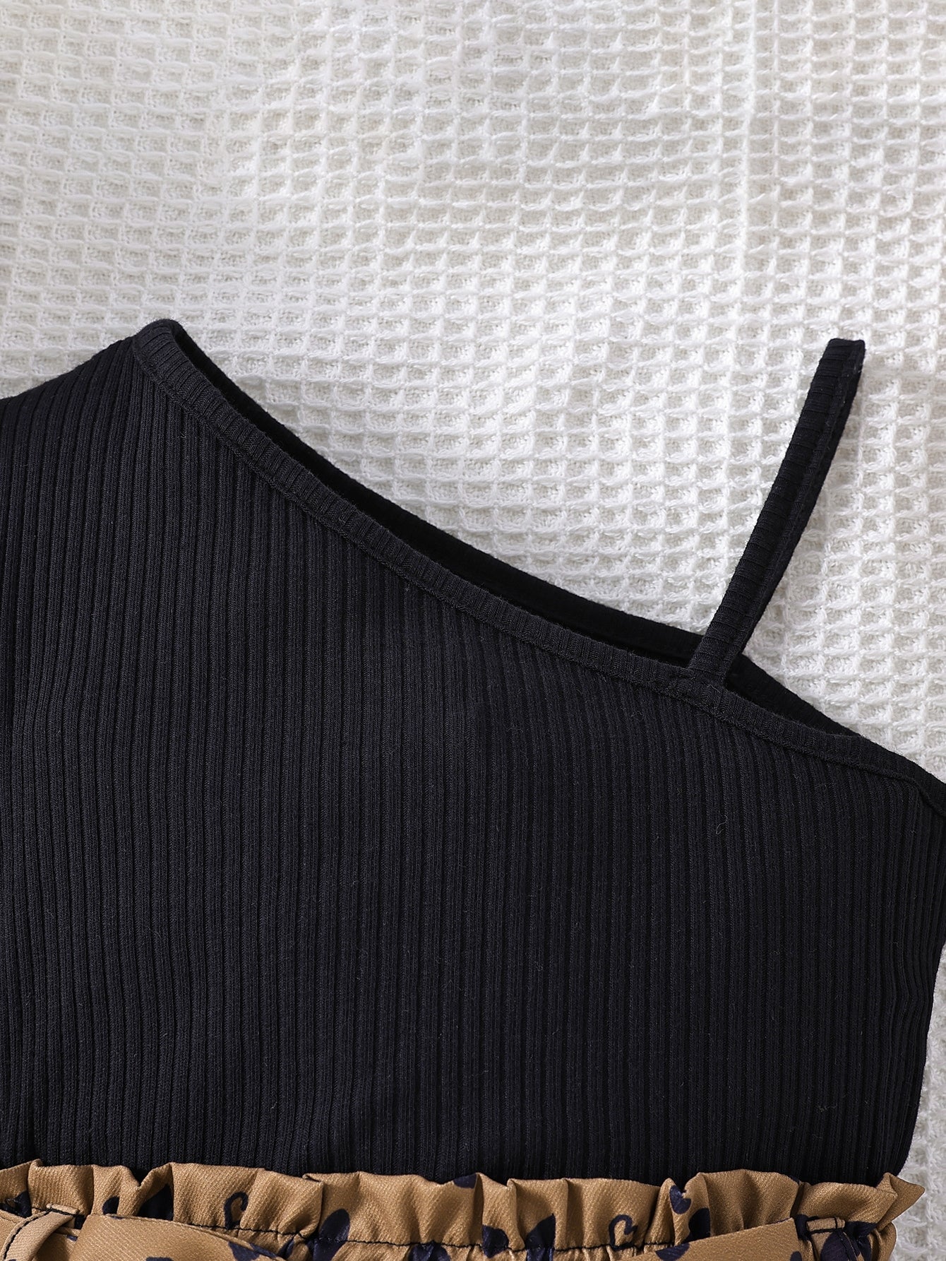 للبنات الصغار ياقة غير متماثل تي شيرت