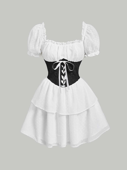 فستان الحليبي القصير ذو أكمام منتفخة مع طية مزدوجة وربطة أمامية