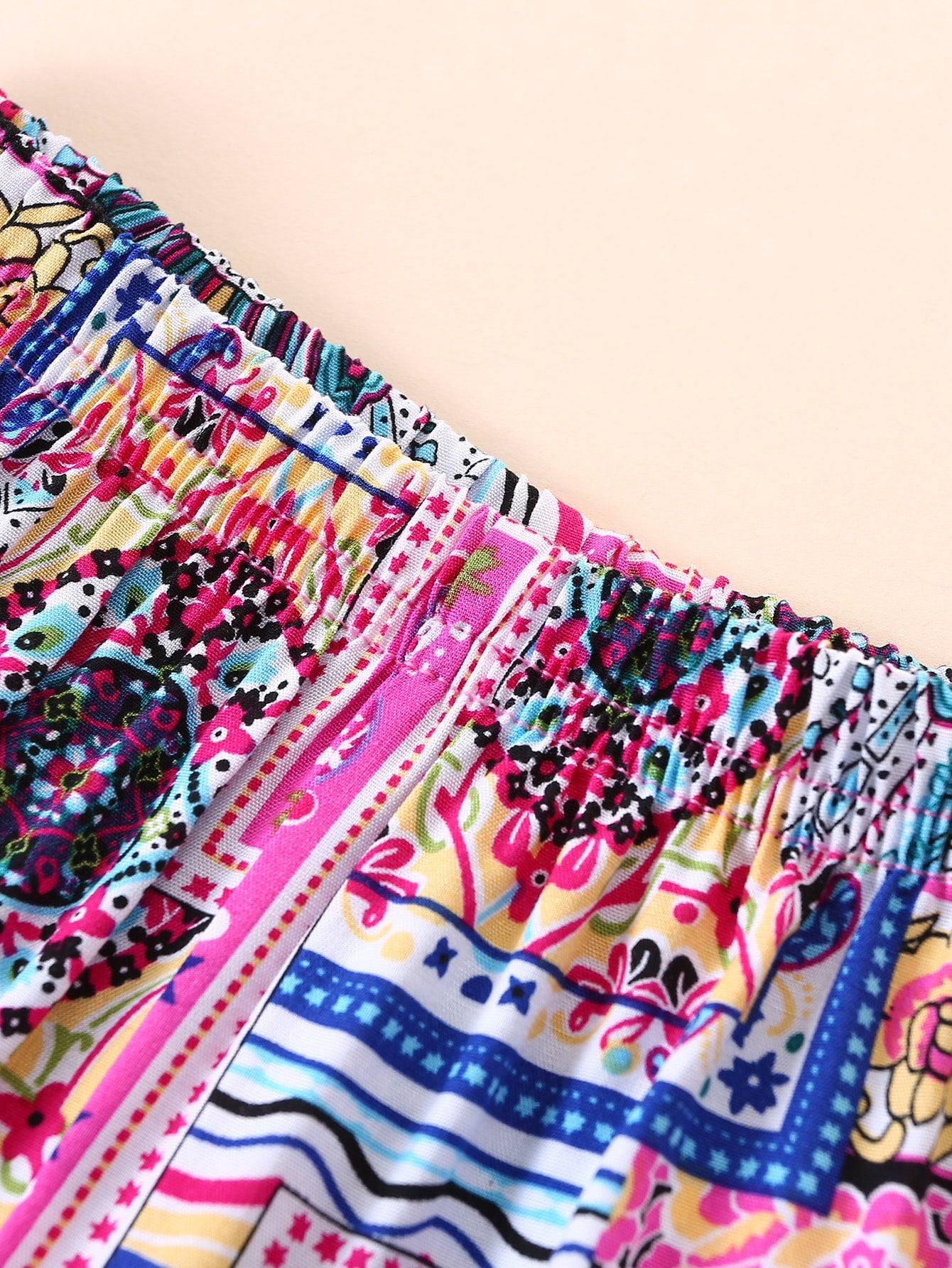 مجموعة الفتاة الرضيعة المكونة من القمة والبنطلون وعقال الملحقات مع طباعة الوشاح وشريط التمويه