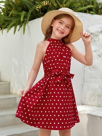 فتاة الناشئة اللباس الكلاسيكي بنقشة النقاط، بقصة الرقبة على شكل حمالة مع حزام للمناسبات العادية