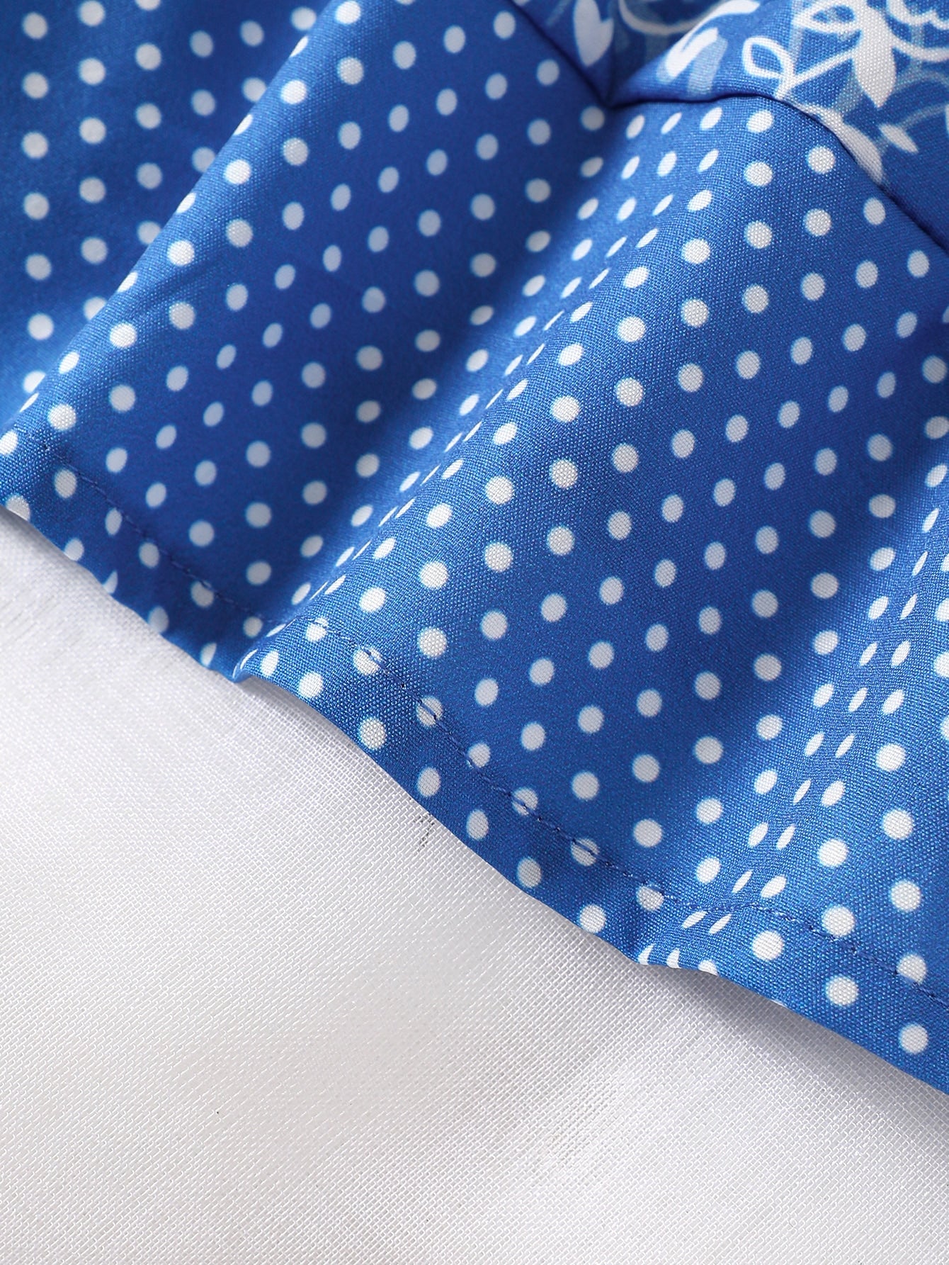 للاطفال بطباعة زهر ونقاط بولكا عقدة الفراشة أمامية فستان مع اكسسوارت قبعة