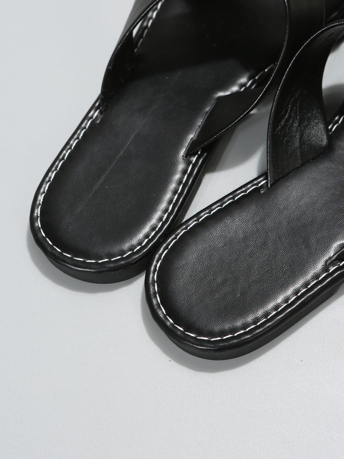 صنادل سلايد أشرطة متقاطعة مسطح أنيق الى خارجي نساء