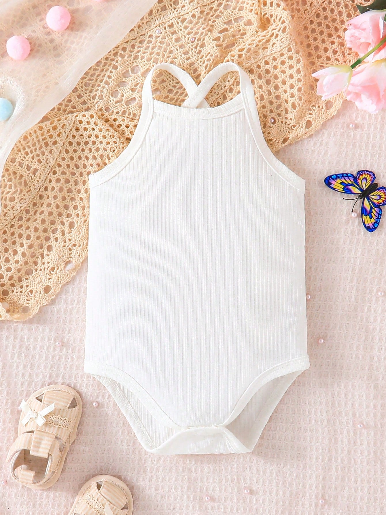 بدلة جسم لطفلة رضيعة 3 قطع مع حمالات متشابكة على الظهر